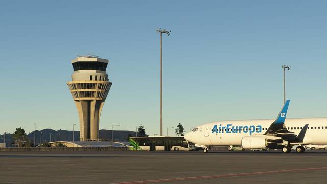GCXO Tenerife North Airport - control tower and Air Europa aircraft